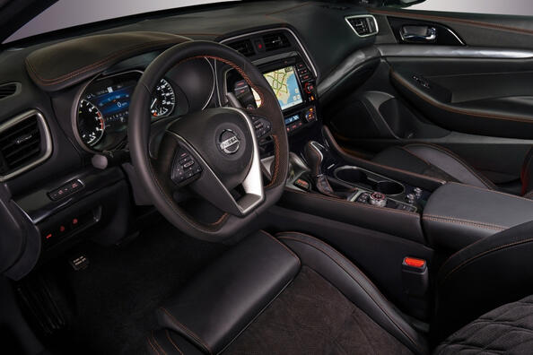 Ein Test der komfortablen und eleganten Limousine Nissan Maxima Foto 5