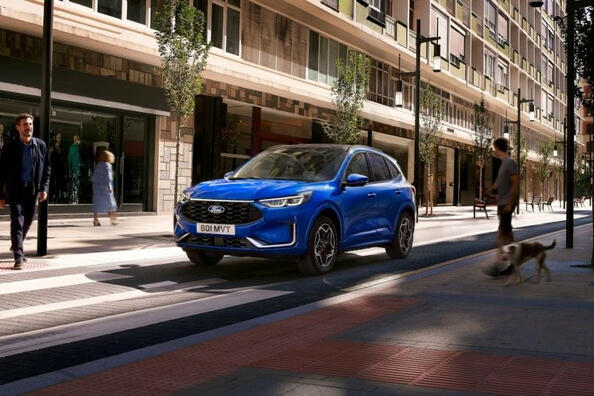 Ford Kuga 2024: ein aktualisierter Crossover mit neuen Funktionen