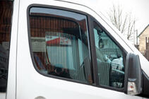 Volkswagen Crafter 2006-2016 Einschub-Windabweiser (halbtransparent, 2 Stk., Cagatay) Foto 1