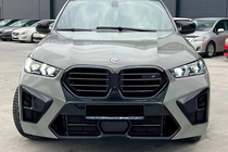 BMW X5 E70 2007-2013 Facelift Paket auf X5M F95 2024 Foto 19