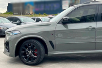 BMW X5 E70 2007-2013 Facelift Paket auf X5M F95 2024 Foto 21