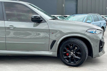 BMW X5 E70 2007-2013 Facelift Paket auf X5M F95 2024 Foto 29