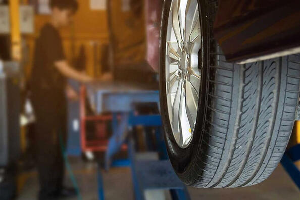 So wählen Sie die perfekten Reifen für Ihr Auto aus: Tipps und Empfehlungen