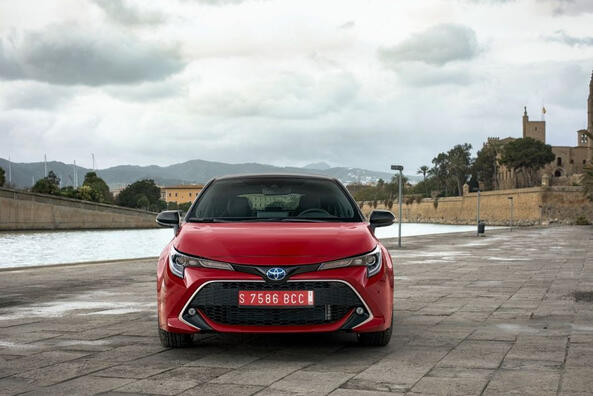 Bewertung des Fließheck-Toyota Corolla Hatchback Hybrid