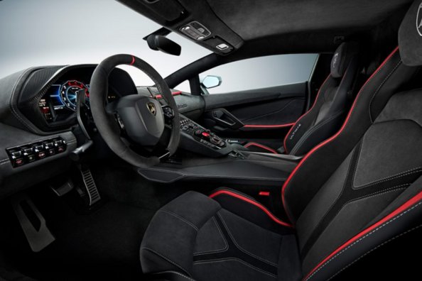 Alcantara im Autotuning: Einsatzmöglichkeiten