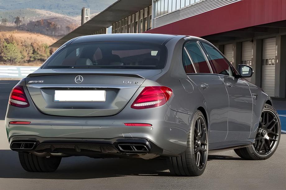 Mercedes E-class W213 2016-2023 Heckdiffusor mit Endrohren E63-Design Schwarz (für AMG/AMG-Line 2016-2020) Image