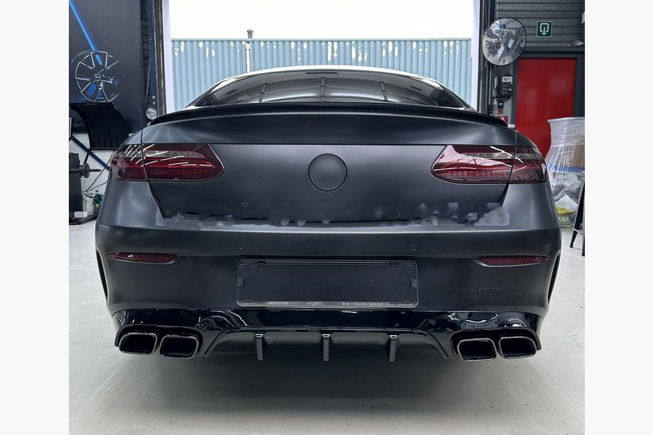 Mercedes E-class coupe C238 2016-2024 Heckdiffusor Black mit Endrohren Black (Design AMG63) Foto 1