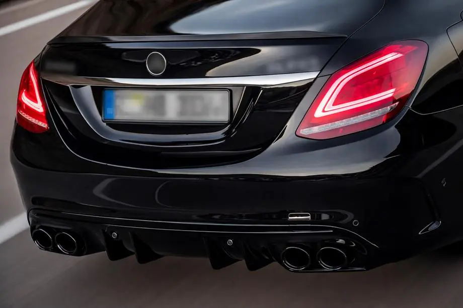 Mercedes C-class W205 2014-2021 Heckdiffusor mit Endrohren (Design C43) Image