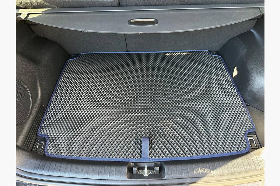 Kia Niro 2016–2021 Kofferraummatte (E-Niro 2018-2022, mit Subwoofer, Schwarz) Image