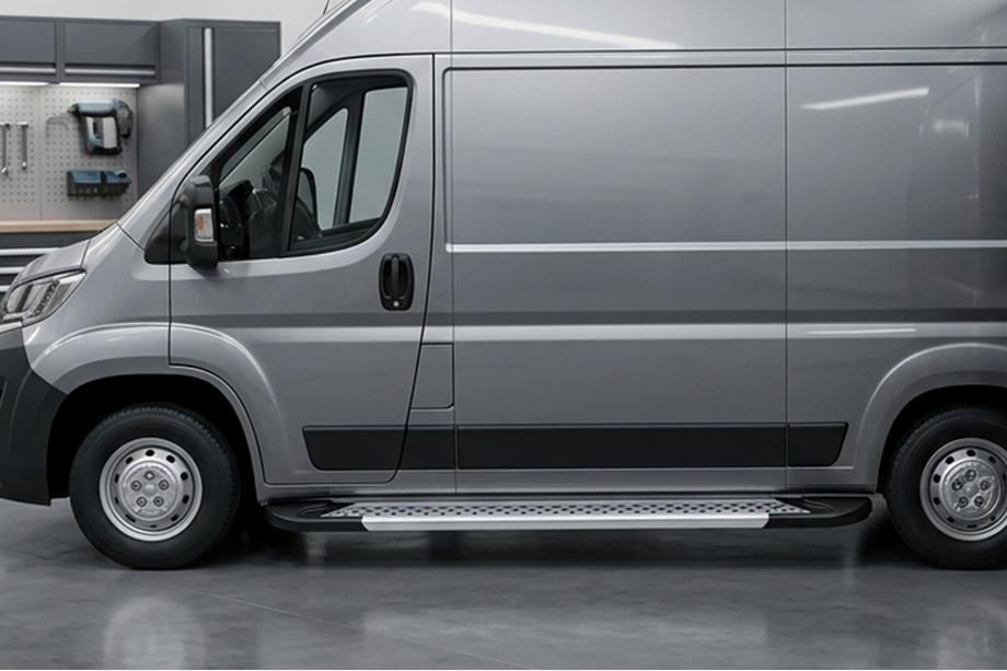 Opel Movano 2021- Seitenschweller New Vision Grey (2 Stk., Aluminium) Kurzer Radstand Image