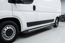 Opel Movano 2021- Seitenschweller New Vision Black (2 Stk., Aluminium) Mittlerer Radstand Foto 1