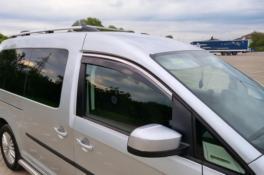 Volkswagen Caddy 2004-2010 Windabweiser mit Chromleiste Niken Luxury (2 Stk) Image