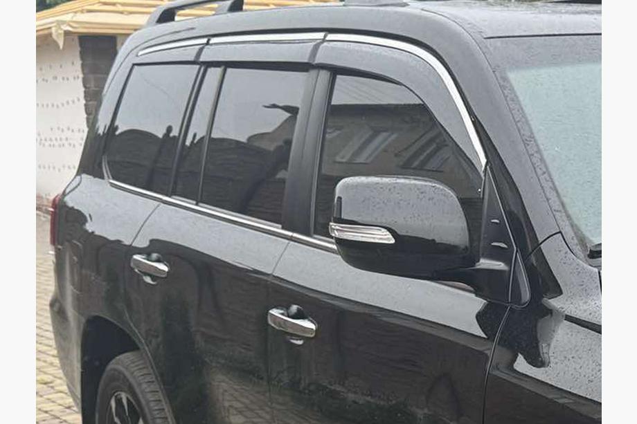 Lexus LX570/450d 2008-2022 Windabweiser mit Chromleisten Niken Luxury (2008-2015, 6 Stk) Image