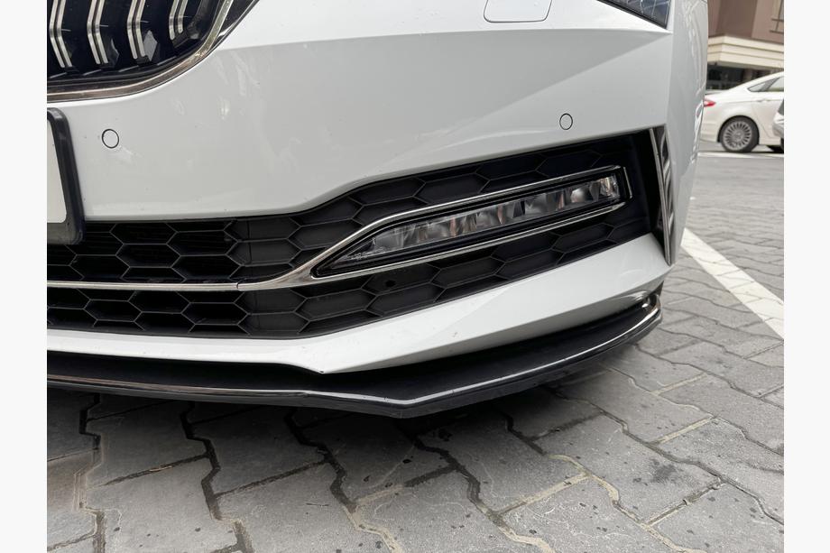 Skoda Superb 2015-2024 Frontlippe DPT V-2 (2015-2020, Schwarz Glanz) Foto 7