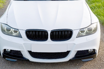 BMW 3 Series E90/E91 2005-2011 M-Look Nieren (2008-2011, Schwarz Glanz) Foto 1