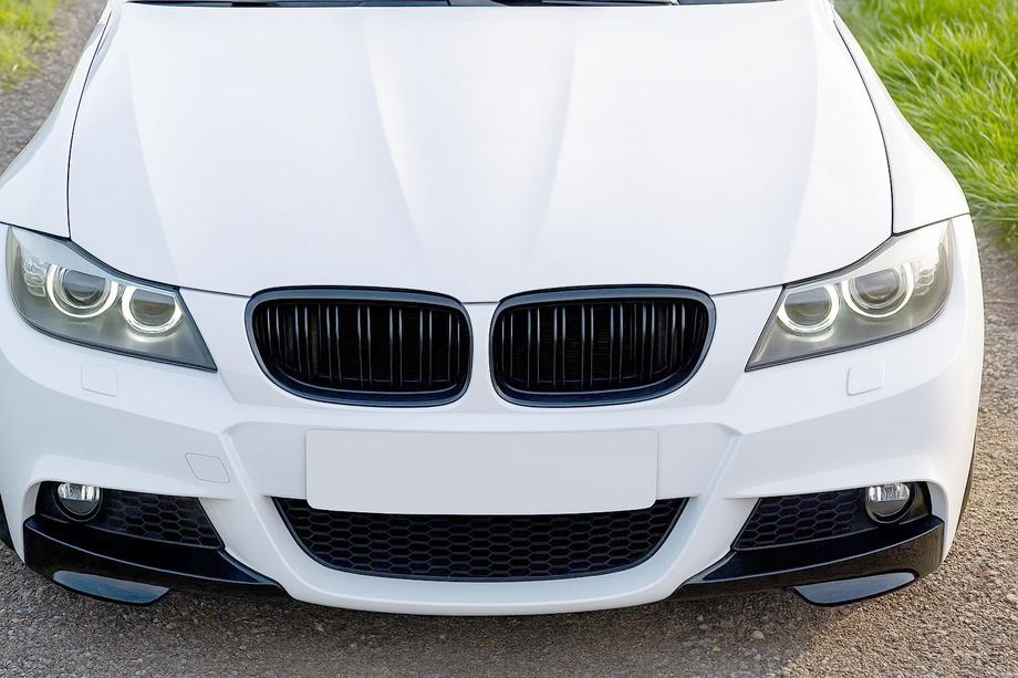 BMW 3 Series E90/E91 2005-2011 M-Look Nieren (2008-2011, Schwarz Glanz) Image