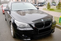 BMW 5 Series E60/E61 2003-2010 Nieren M-Look (Schwarz Glanz) Foto 1