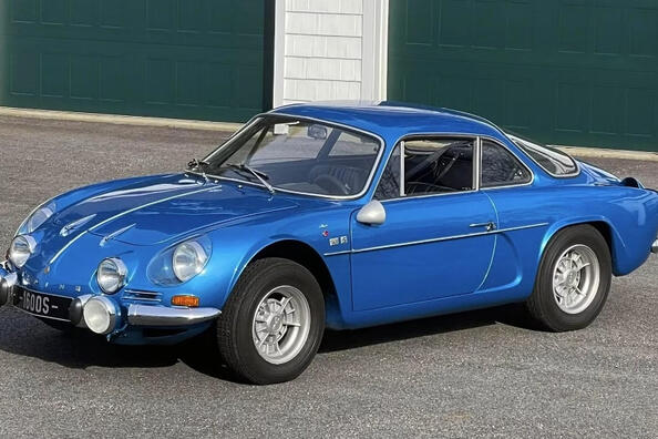 Wie verwandelt man ein altes Auto in eine stilvolle Retro-Kopie? Foto 1