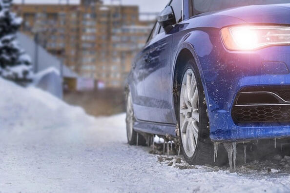 Die Wahl der Winter-Autochemikalien für die Körper- und Glaspflege