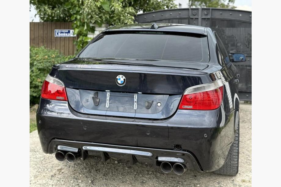 BMW 5 Series E60/E61 2003-2010 Heckdiffusor DPT V-2 (für M-Sport, Schwarz Glanz) Image
