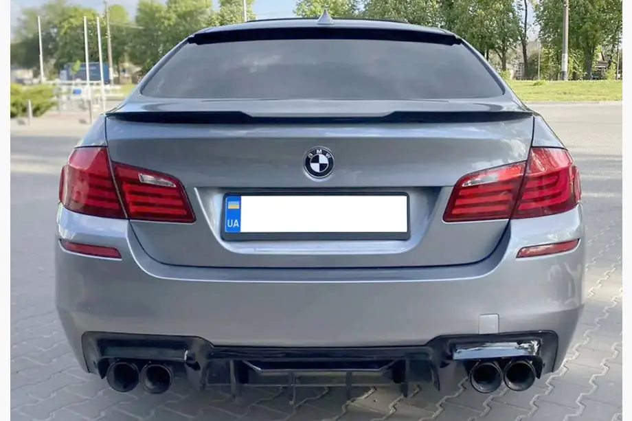 BMW 5 Series F10/F11 2010–2016 Heckdiffusor CS-Style DPT (für M5, Schwarz Glanz, Vakuumformung) Foto 2