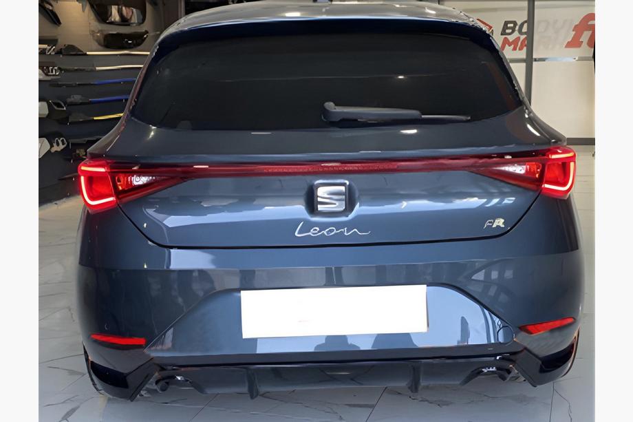 Seat Leon 2020- Heckdiffusor DPT V-1 (Schwarz Glanz) Image