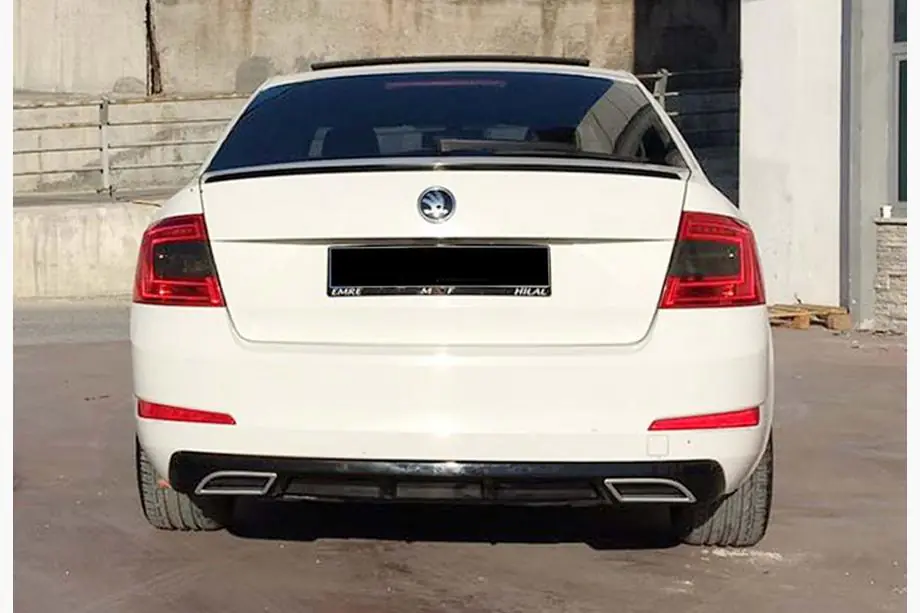 Skoda Octavia III A7 2013-2019 Heckdiffusor DPT V-4 (LB, Schwarz Hochglanz) Foto 1