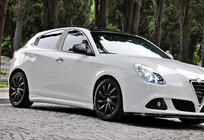 Alfa Romeo Giulietta 2010-2020 Seitenschweller DPT (Schwarz Glanz) Foto 1