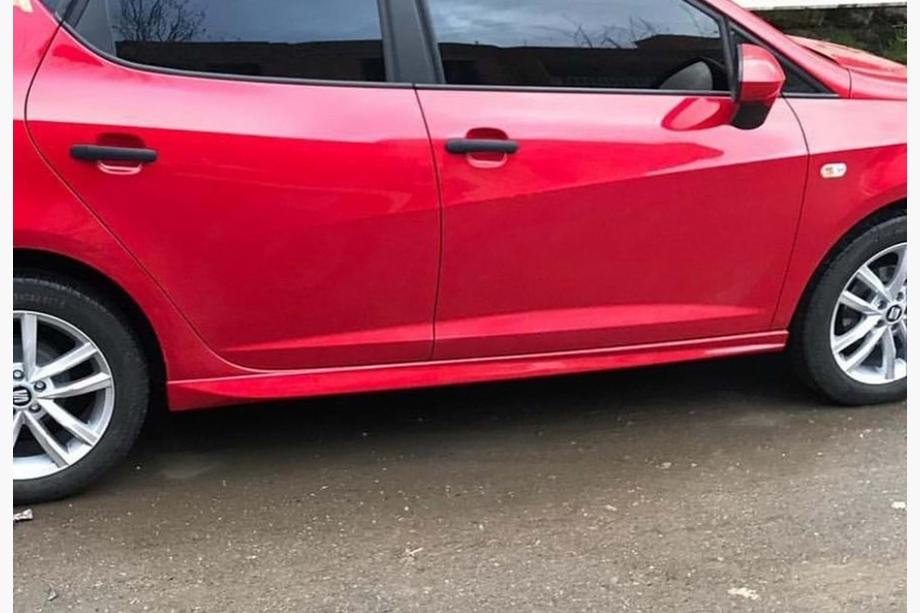 Seat Ibiza 2010-2017 Seitenschweller DPT V-3 (Schwarz Glanz) Image
