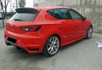 Seat Leon 2013-2020 Seitenschweller DPT V-4 (Schwarz Glanz) Foto 1