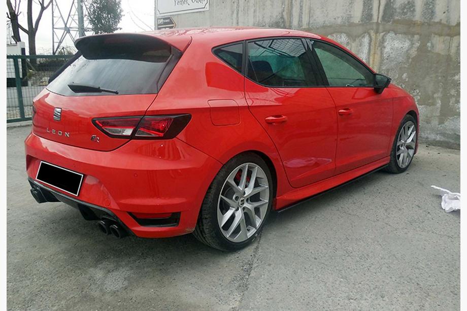 Seat Leon 2013-2020 Seitenschweller DPT V-4 (Schwarz Glanz) Image