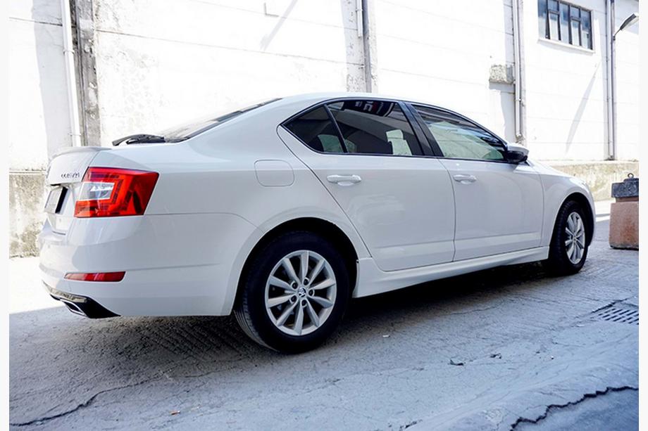 Skoda Octavia III A7 2013-2019 Seitenschweller DPT (grundiert zum Lackieren) Foto 5