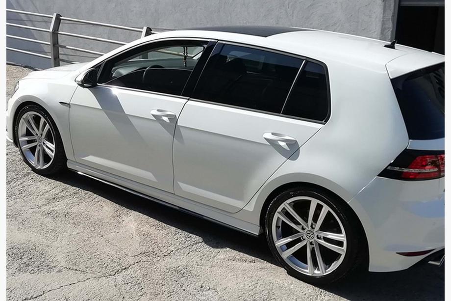 Volkswagen Golf 7/E-Golf 2012-2020 Seitenschweller DPT V-2 (Schwarz Glanz) Foto 4