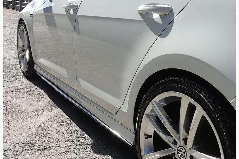 Volkswagen Golf 7/E-Golf 2012-2020 Seitenschweller DPT V-2 (Schwarz Glanz) Foto 5