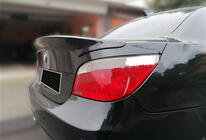 BMW 5 Series E60/E61 2003-2010 CSL-Style Heckspoiler (Schwarz Glanz) Foto 2