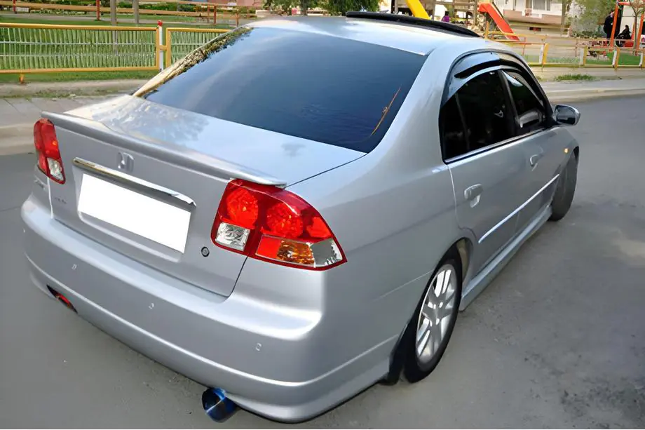 Honda Civic Sedan VII 2001-2006 DPT Heckspoiler (Schwarz Glanz) Foto 1