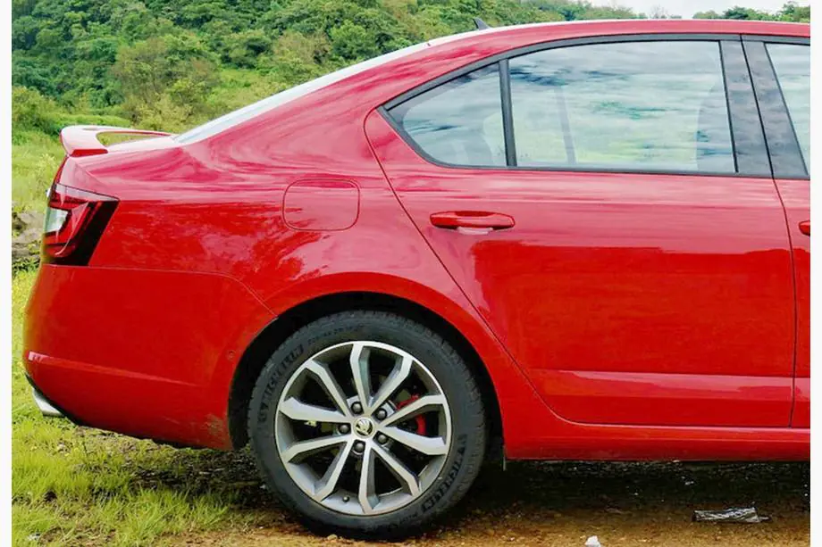 Skoda Octavia III A7 2013-2019 Spoiler DPT RS-Style (Lackierbar) Foto 3