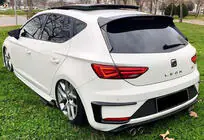 Seat Leon 2013-2020 Heckstoßstangenaufsätze DPT (2017-2020, 2 Stück, Schwarz Glanz) Foto 1