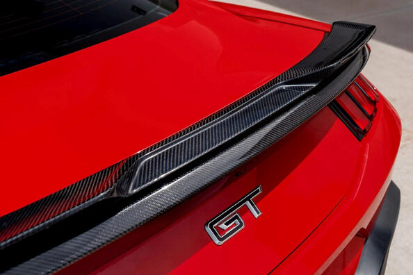 Welches Material ist der beste Autospoiler?