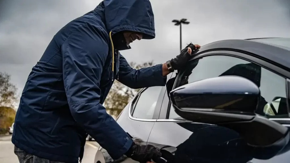So schützen Sie ein Auto vor Diebstahl: moderne Methoden und Mittel
