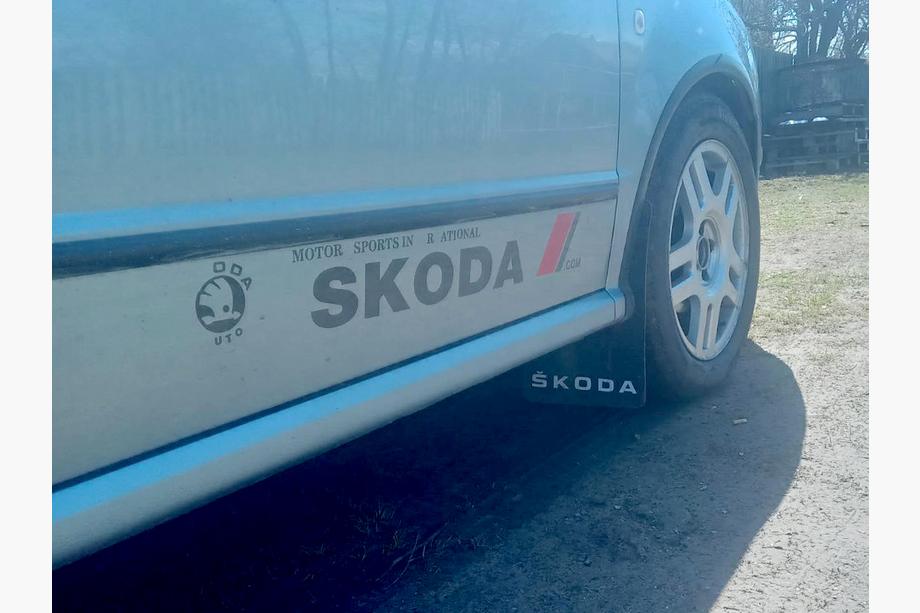 Skoda Universal Schmutzfänger Polytep (230*375, 2 Stk) Foto 4