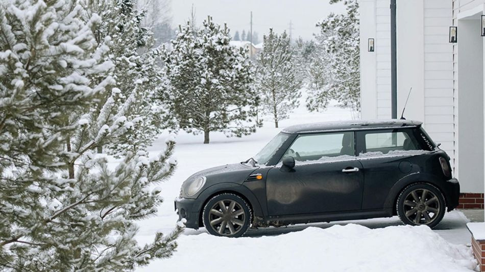Wo lagert man das Auto im Winter am besten: Tipps für Autobesitzer