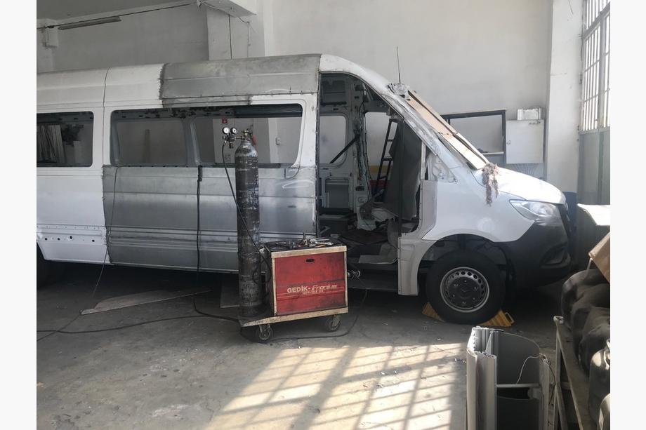 Mercedes Sprinter W906 2006–2018 Karosserie-Kit zur Fahrzeugverlängerung Image