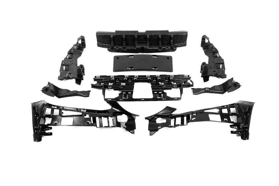 Mercedes C-class W205 2014-2021 Bodykit mit Motorhaube und Kotflügeln (C63 AMG) Foto 17
