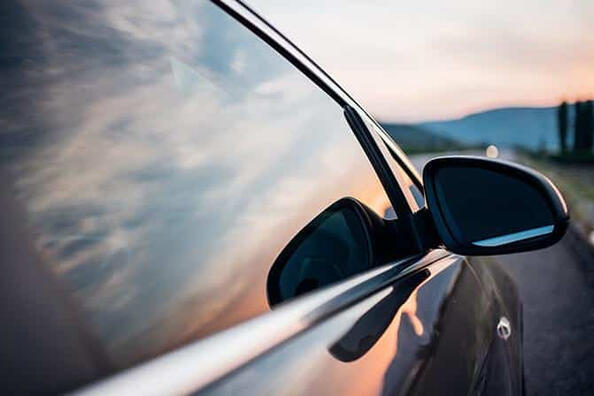 Wie wählt man ein Seitenfenster für ein Auto aus?