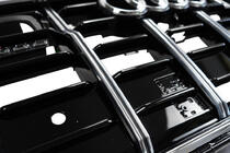 Audi Q8 2018- Frontgrill SQ-Style (2018-2023, schwarz mit Chrom) Foto 12