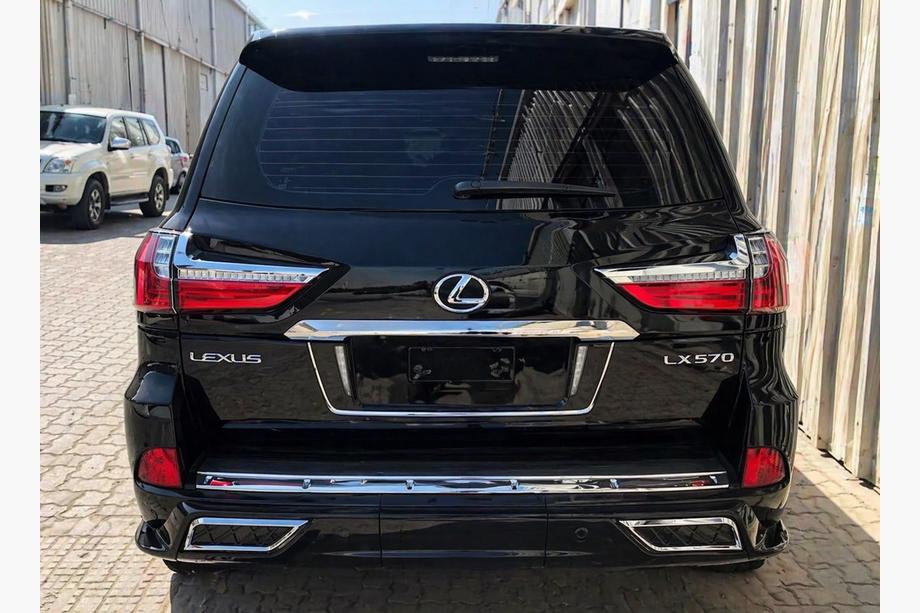 Lexus LX570/450d 2008-2022 Adapter für Rückleuchten aus dem GBT Facelift-Kit Foto 1