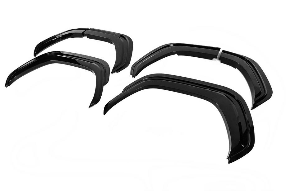 Toyota Land Cruiser 300 2021- Kotflügelverbreiterungen VXR Schwarz Foto 4
