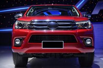Toyota Hilux 2015- Vordere OEM Scheinwerfer V2 2015-2019 (für Xenon- oder LED-Lampe, 2 Stk.) Foto 2