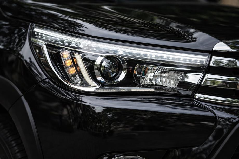 Toyota Hilux 2015- Vordere OEM Scheinwerfer V2 2015-2019 (für Xenon- oder LED-Lampe, 2 Stk.) Image